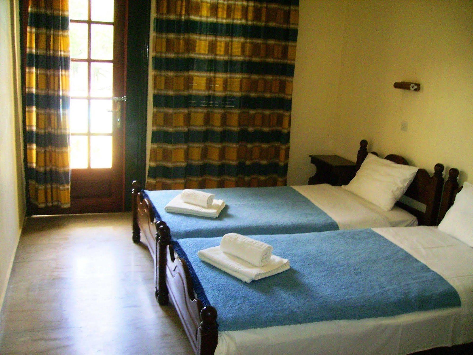 Flamingo Apartments Moraitika Corfu Exterior foto