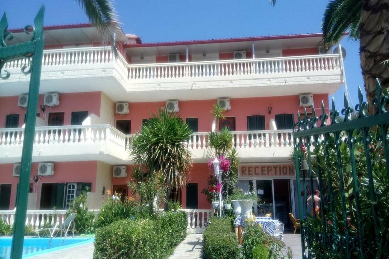 Flamingo Apartments Moraitika Corfu Exterior foto